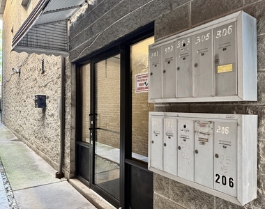 222 W 26th Street - Photo Thumbnail 2