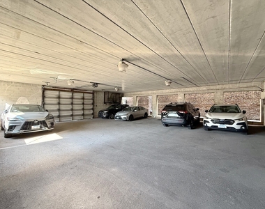 222 W 26th Street - Photo Thumbnail 1