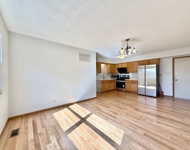 222 W 26th Street - Photo Thumbnail 6