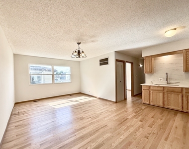222 W 26th Street - Photo Thumbnail 5