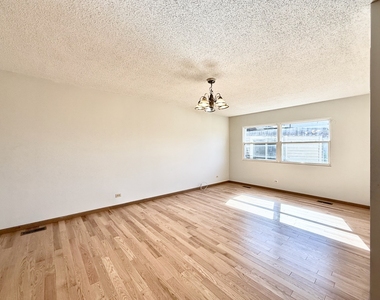 222 W 26th Street - Photo Thumbnail 7