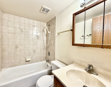 222 W 26th Street - Photo Thumbnail 14