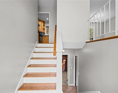 1342 Atterberry Place - Photo Thumbnail 4