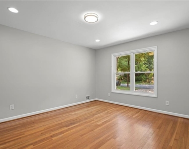 1342 Atterberry Place - Photo Thumbnail 5