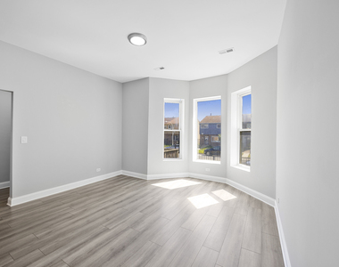 6522 S Ellis Avenue - Photo Thumbnail 2