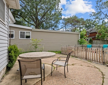 2490 Green Bay Road - Photo Thumbnail 14