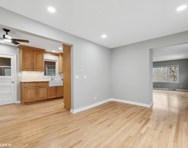 2490 Green Bay Road - Photo Thumbnail 2