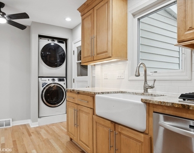 2490 Green Bay Road - Photo Thumbnail 5