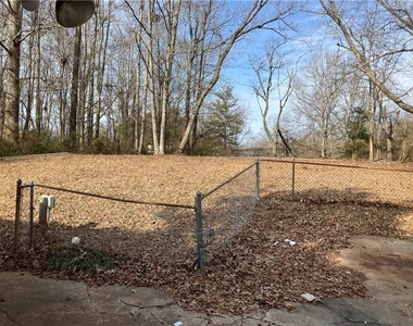 8475 Lee Road - Photo Thumbnail 4