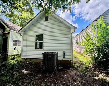 946 Hubbard Street Sw - Photo Thumbnail 10