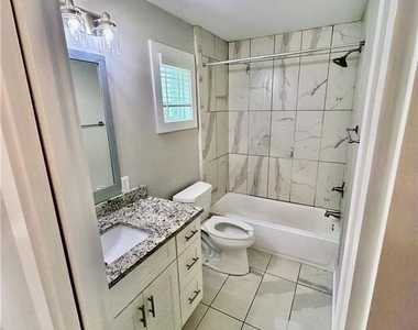 946 Hubbard Street Sw - Photo Thumbnail 5