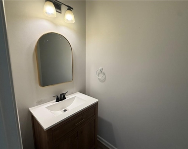 258 Brookcliff Drive - Photo Thumbnail 14