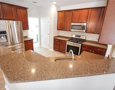258 Brookcliff Drive - Photo Thumbnail 8