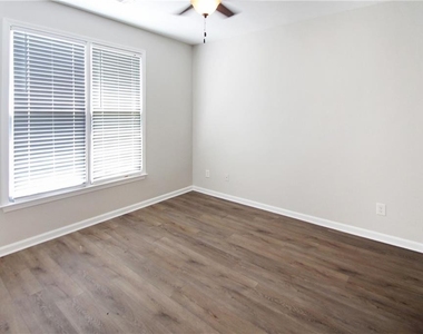 258 Brookcliff Drive - Photo Thumbnail 13