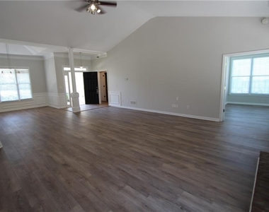 258 Brookcliff Drive - Photo Thumbnail 12