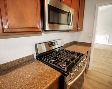 258 Brookcliff Drive - Photo Thumbnail 7