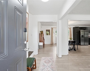 1720 Mary Lou Lane Se - Photo Thumbnail 1