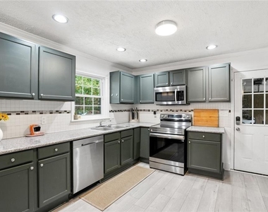 1720 Mary Lou Lane Se - Photo Thumbnail 6