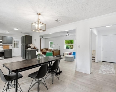 1720 Mary Lou Lane Se - Photo Thumbnail 10