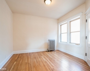 4248 N Lamon Avenue - Photo Thumbnail 2