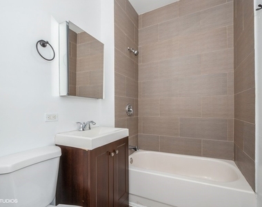 4248 N Lamon Avenue - Photo Thumbnail 3
