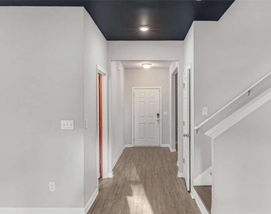 2054 Maplewood Way - Photo Thumbnail 6