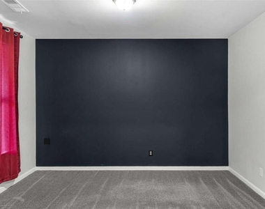 2054 Maplewood Way - Photo Thumbnail 3