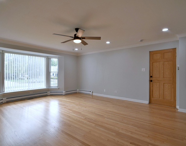 1530 Clinton Place - Photo Thumbnail 2