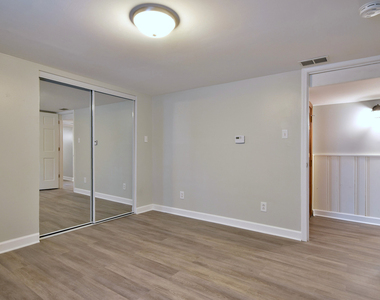 1530 Clinton Place - Photo Thumbnail 18