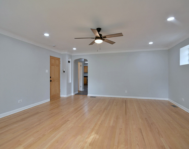 1530 Clinton Place - Photo Thumbnail 3