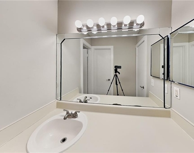 4579 N Woodlake Lane Se - Photo Thumbnail 13
