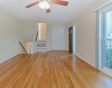 1935 Inverness Road Se - Photo Thumbnail 5