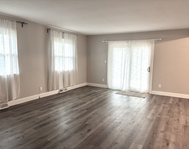 1810 Rebecca Drive - Photo Thumbnail 4