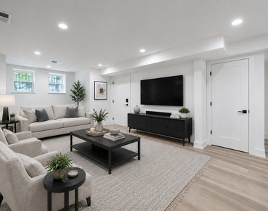 2113 N Kenmore Avenue - Photo Thumbnail 2