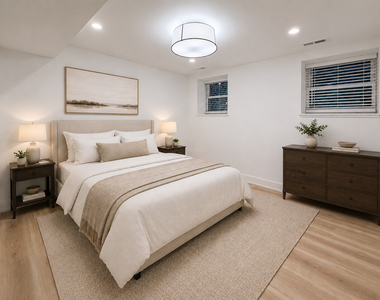 2113 N Kenmore Avenue - Photo Thumbnail 6