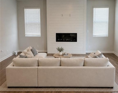 2452 Brown Dove Way - Photo Thumbnail 3