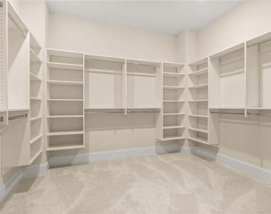 136 Village Green Avenue - Photo Thumbnail 23