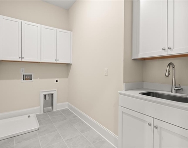 136 Village Green Avenue - Photo Thumbnail 22