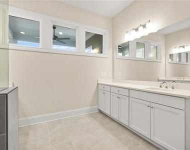 136 Village Green Avenue - Photo Thumbnail 28