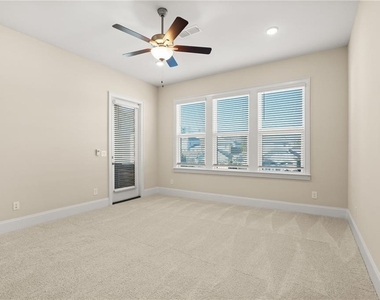 136 Village Green Avenue - Photo Thumbnail 25