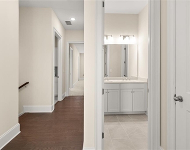 136 Village Green Avenue - Photo Thumbnail 15