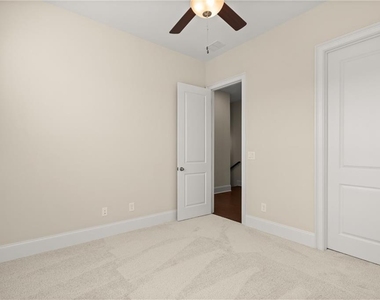 136 Village Green Avenue - Photo Thumbnail 17
