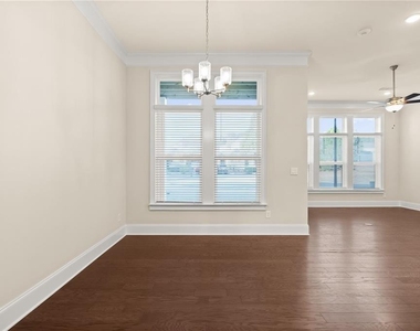 136 Village Green Avenue - Photo Thumbnail 9
