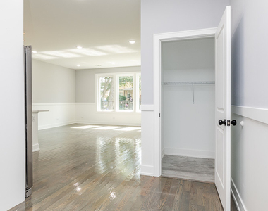 6334 S Langley Avenue - Photo Thumbnail 10