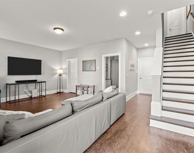 160 Clover Court - Photo Thumbnail 14