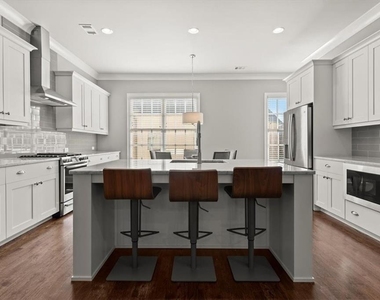 160 Clover Court - Photo Thumbnail 7
