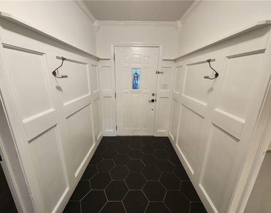 2348 Clairmont Road Ne - Photo Thumbnail 9