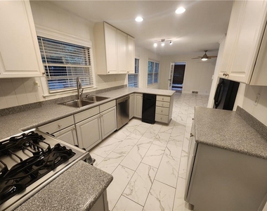 2348 Clairmont Road Ne - Photo Thumbnail 6