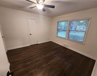 2348 Clairmont Road Ne - Photo Thumbnail 18