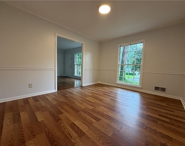 4254 Burleigh Drive - Photo Thumbnail 3